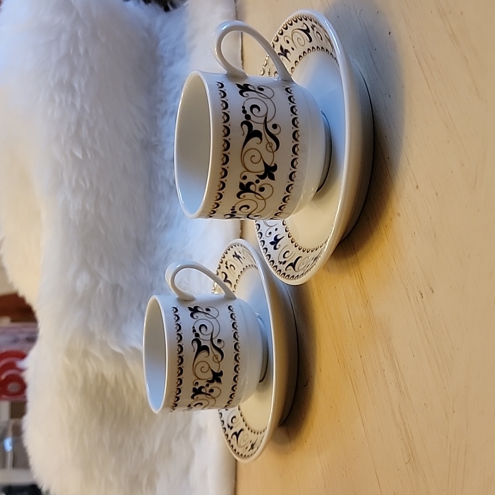 Set of 2 vintage Tognana espresso cups and saucers